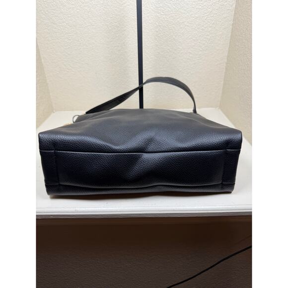 Michael Kors Aria large shoulder bag - black - pebbled leather - Picture 5 of 10